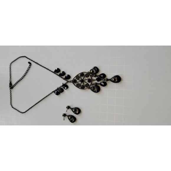 Avon vintage Necklace and earrings set - Picture 1 of 5